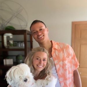 Meet your Posher, Hailey jo